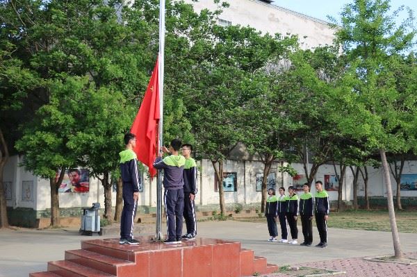 西昌市川興中學公告通知