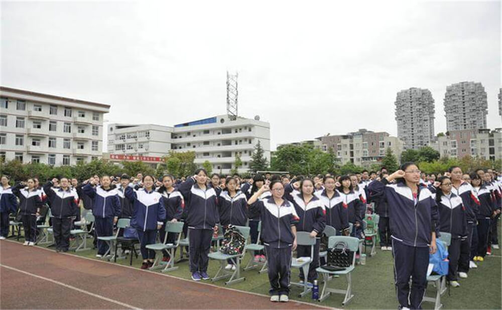 龍泉二中的高中住宿怎么樣？