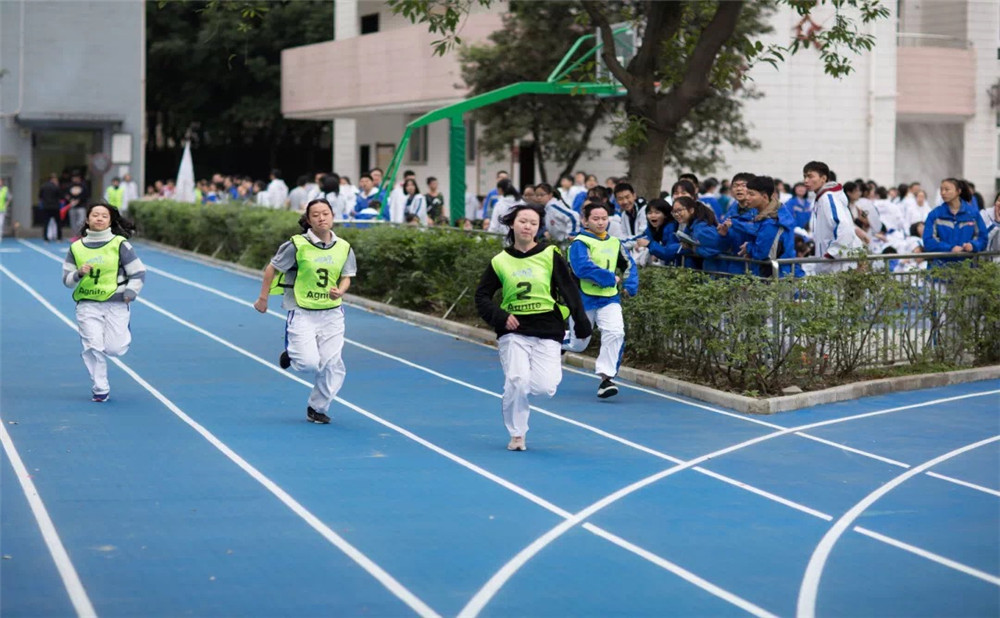 成都市田家炳中學本科升學率是多少？