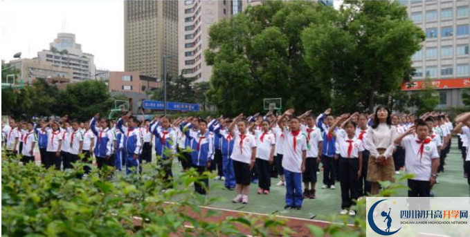 成都市第十七中學(xué)的實(shí)驗(yàn)班怎么樣？