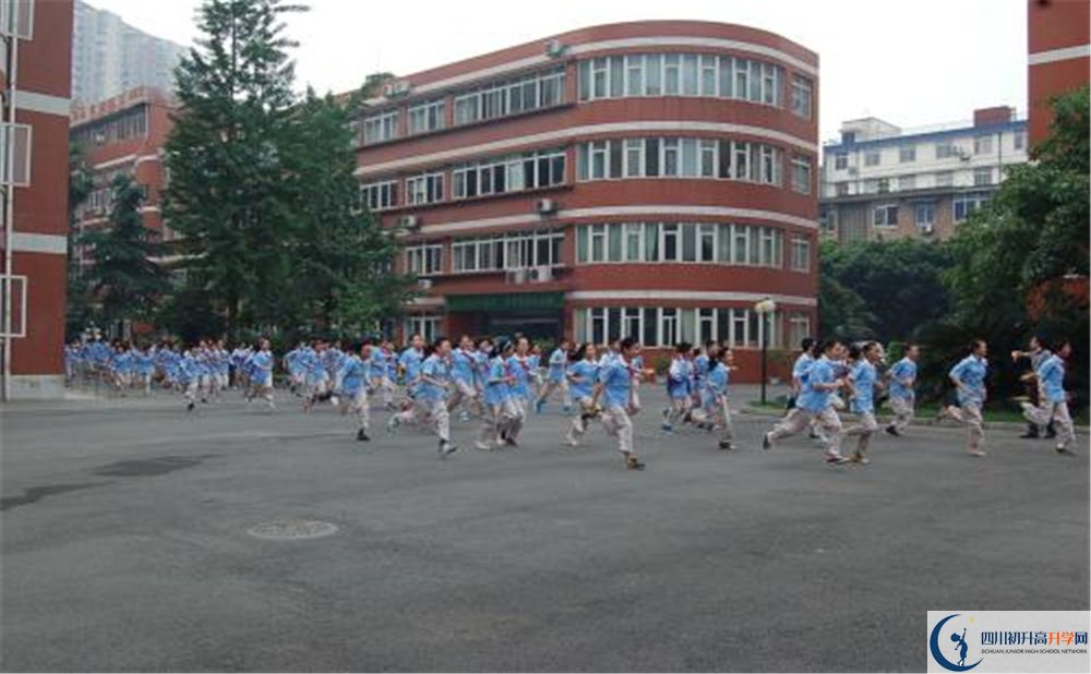 北師大成都實驗中學(xué)住宿條件怎么樣？